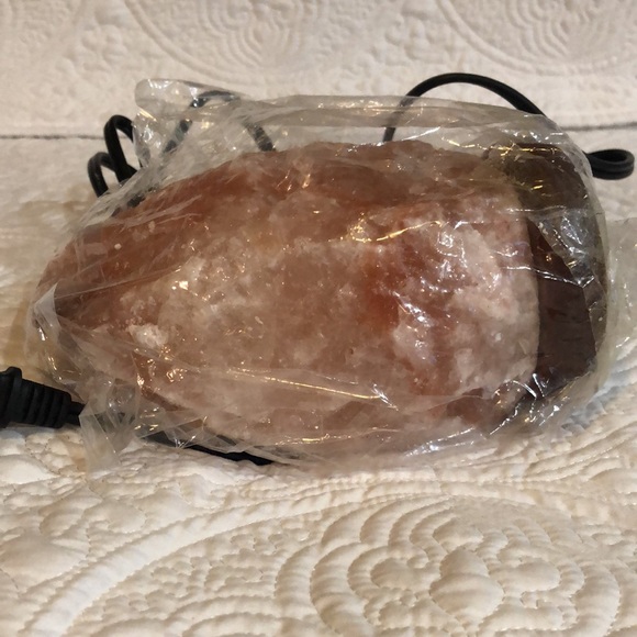 Himalayan Rock Salt Lamp - Picture 11 of 13